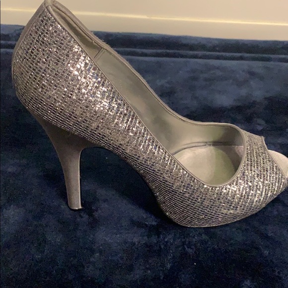 Shoes - Picture 3 of 3